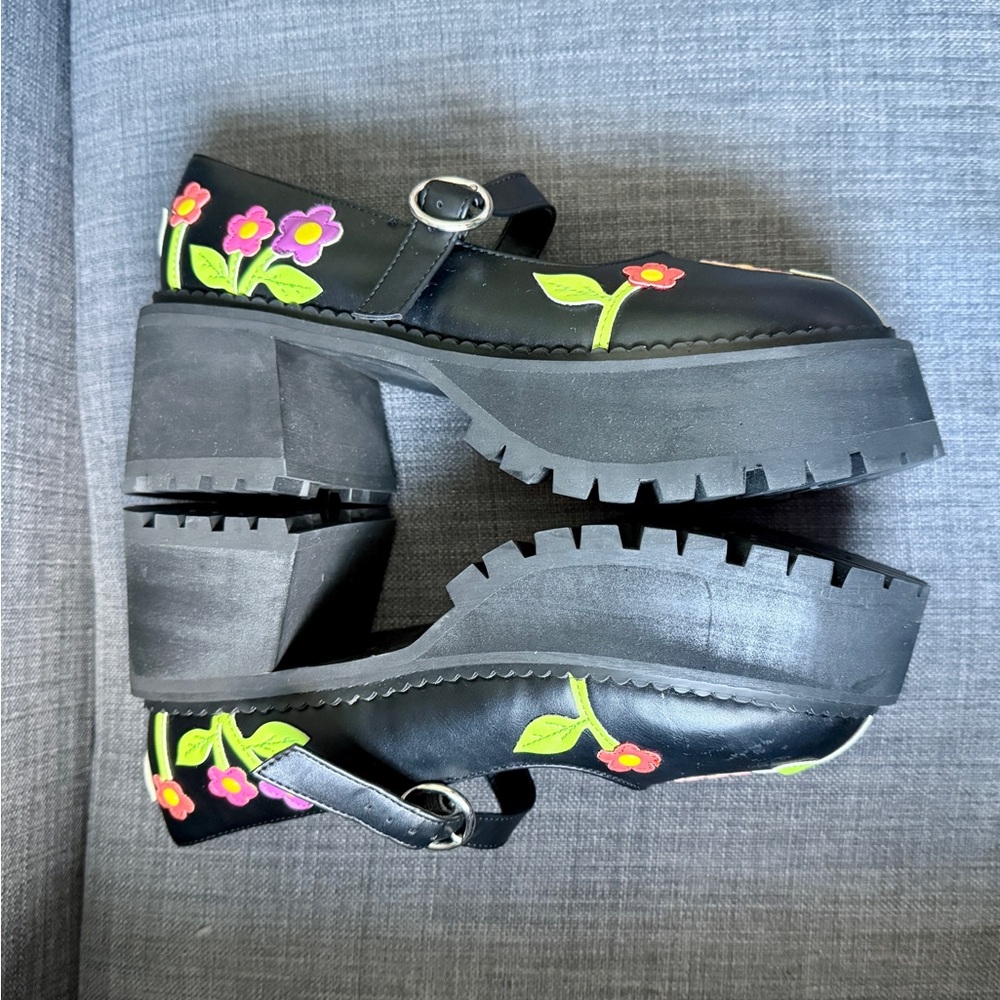 Delia’s Floral Black Platform Shoes Sz 8 - Picture 6 of 10
